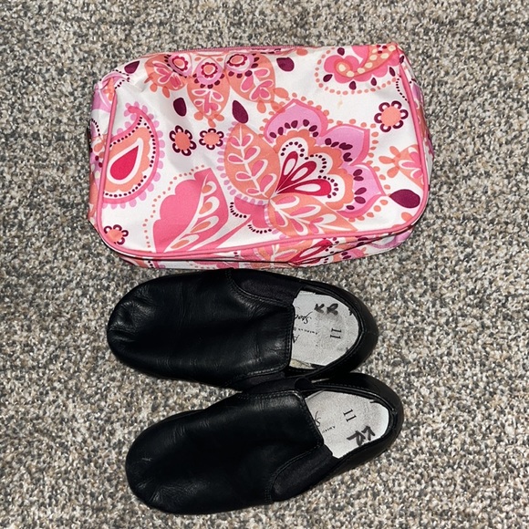 BlackBallet shoes - Alberta Ballet Theater - Size 11 toddlers with carrying bag - Picture 4 of 4